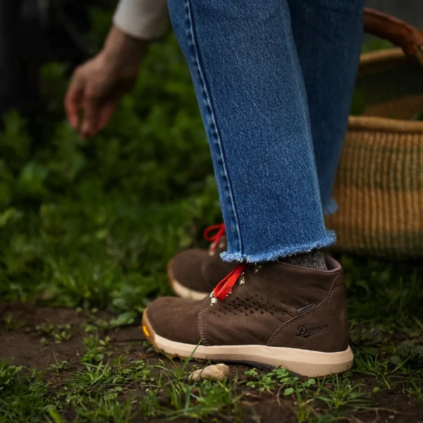 Women Danner Inquire Chukka